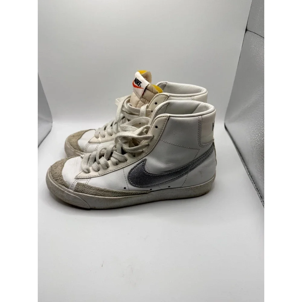 Nike Blazer Mid '77 CZ1055-112 Womens 8 Sneakers White‎ Silver Leather Shoes